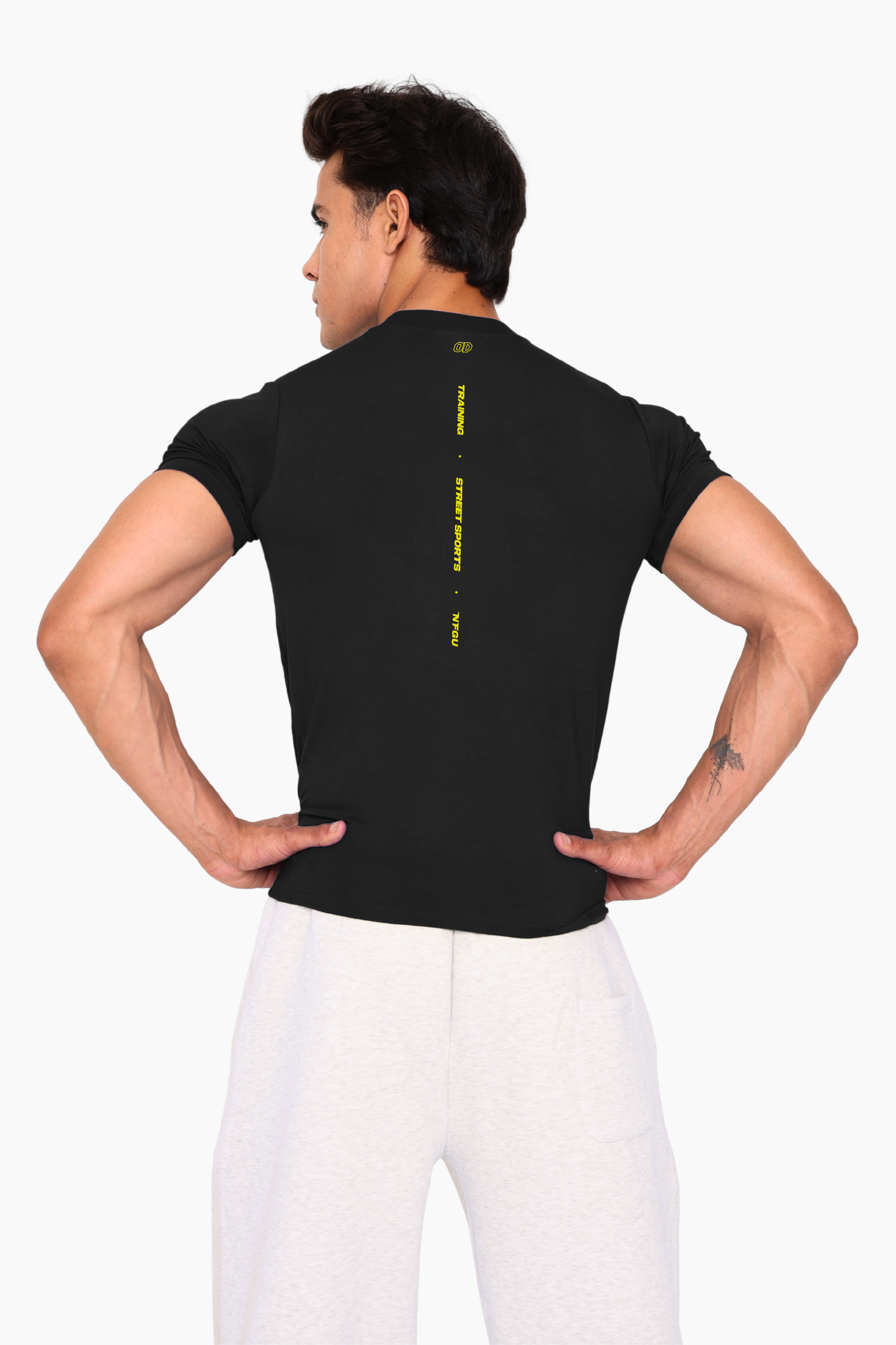 axis muscle fit tee - black